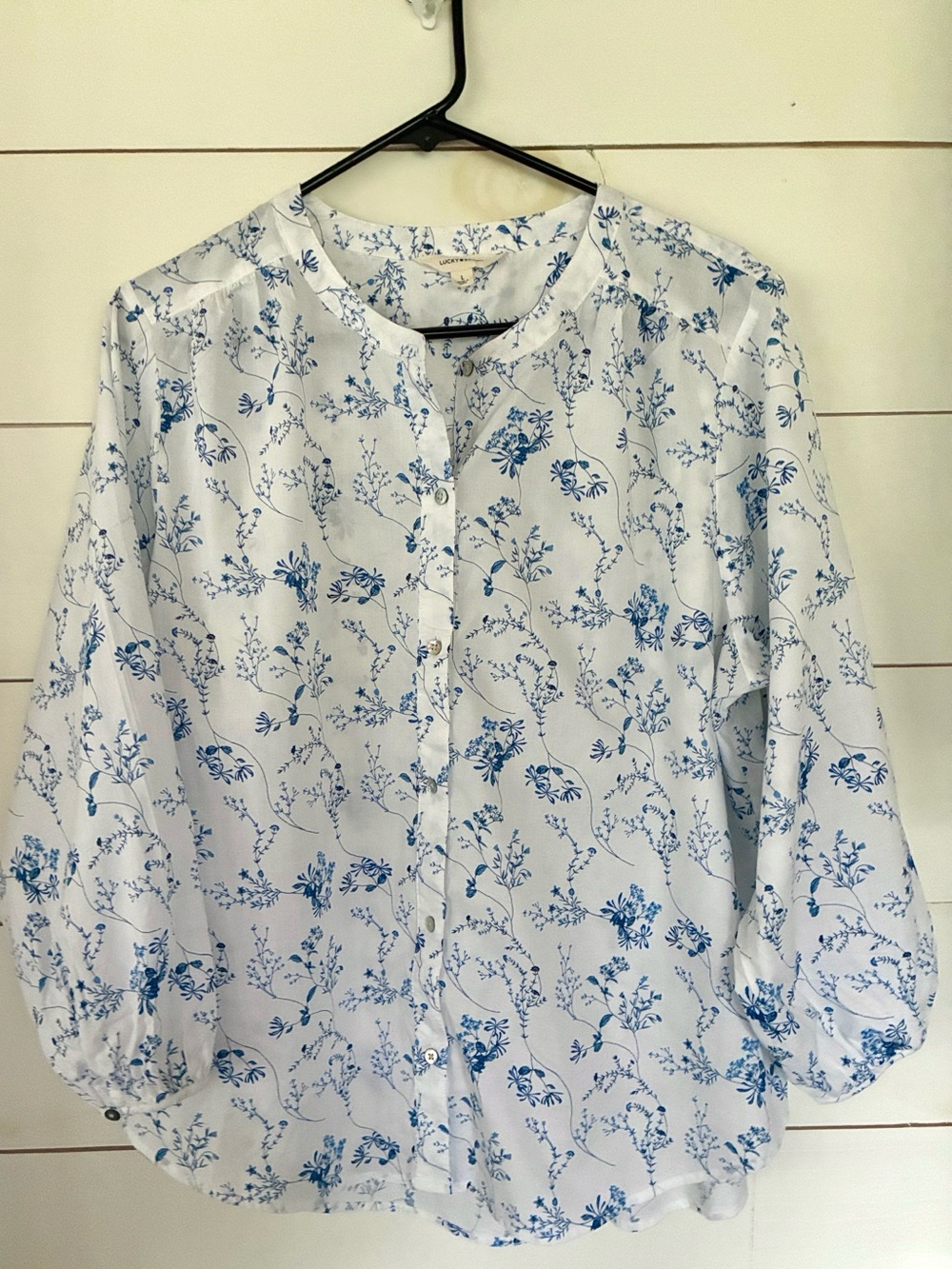 Lucky Brand White Blouse with Blue Floral Print Size Large